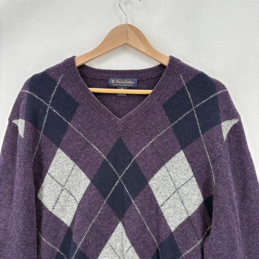 Brooks Brothers Sweater Mens Extra Large Purple Argyle Scottish Lambswool V Neck - Picture 2 of 11